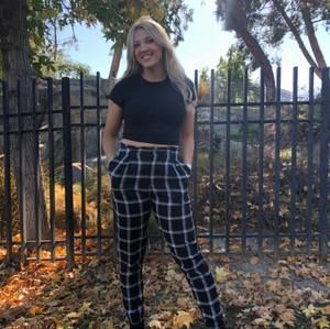 Meet your Posher, Mia